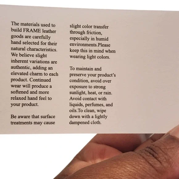 FRAME Emerald Croc AirPods Case - Picture 10 of 11